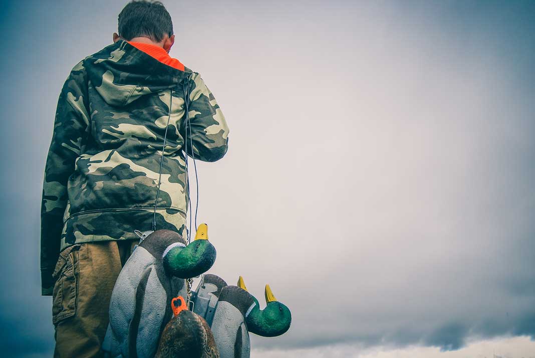 Bird Hunting Get tips for Hunting Waterfowl, Duck Decoys, Dogs.